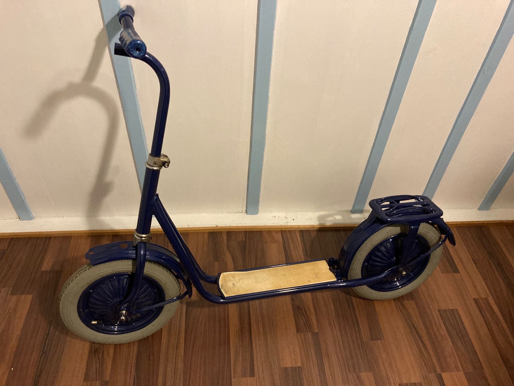 Veicoli per bambini: Retro Trottinett / Tretroller – Usato da Belp venduto da Siruz 1