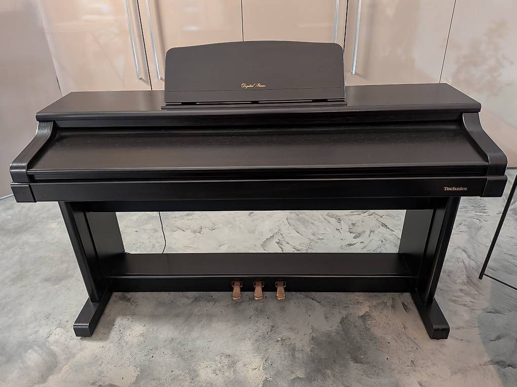 Strumenti musicali: Piano digital haut de gamme – Usato da Farvagny-le-Petit venduto da foguou