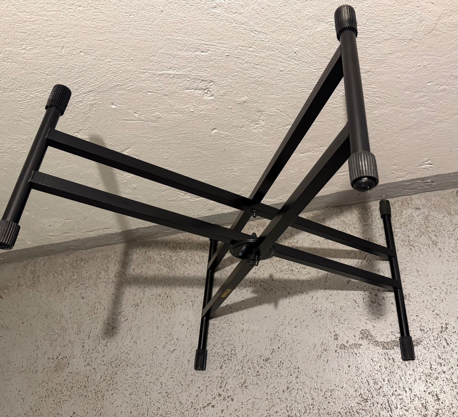 Hercules Supporti per strumenti musicali & leggii: Hercules EZ-LOK.  Keyboardständer – Usato da Aarau venduto da KorgPA