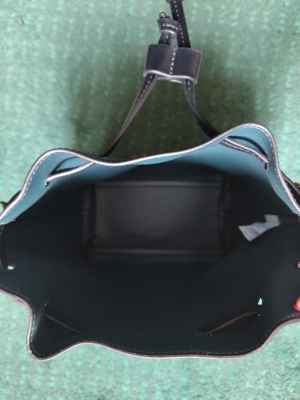Manor Borse da donna: Borsa a secchiello nera MANOR, nuova! – Nuovo e nell'imballaggio originale da Lugano venduto da mar_5j2q 2