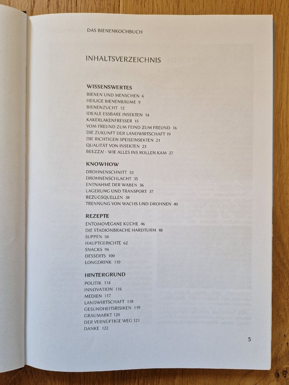 Libri: beezza! Das Bienenkochbuch – Nuovo (secondo la descrizione) da Utzenstorf venduto da Isa6 2