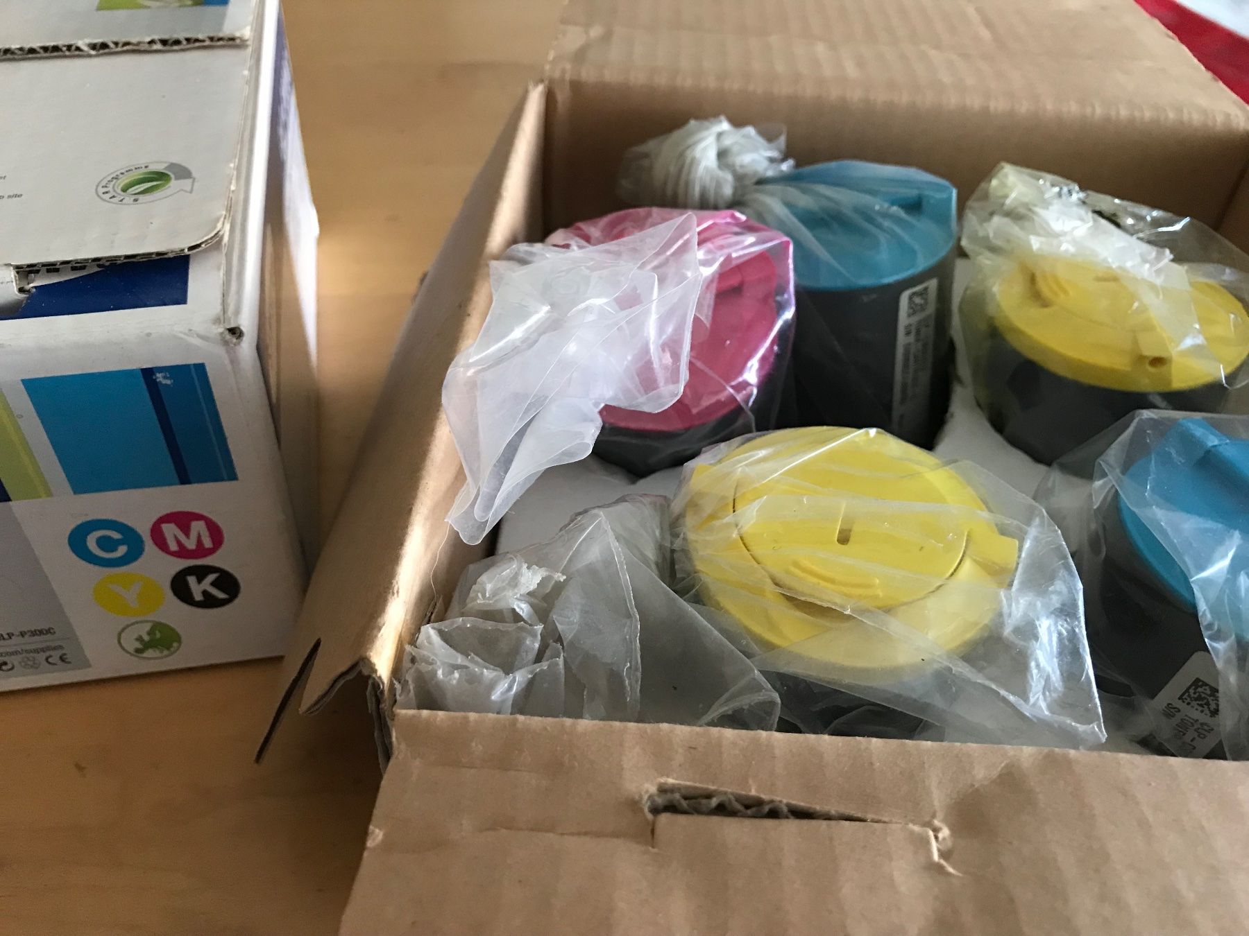 Samsung Cartucce per stampanti & toner: KOMPLETT SAMSUNG CLP-P300C TONER -f.Multi oder Laserdrucker – Nuovo e nell'imballaggio originale da Basel venduto da Efaron 4