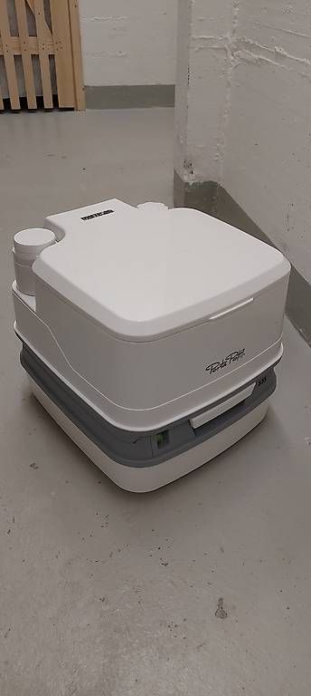 WC: Porta Potti – Neuf avec emballage d'origine à Rheinfelden par kartoffel64