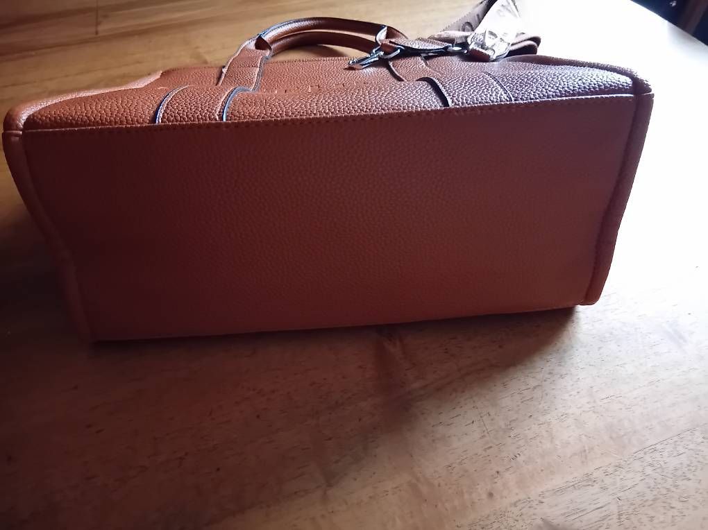 Sacs femmes: Hand- oder Umhängetasche, vegan NEU – Neuf (Voir description) à Bischofszell par Serendipity03 2