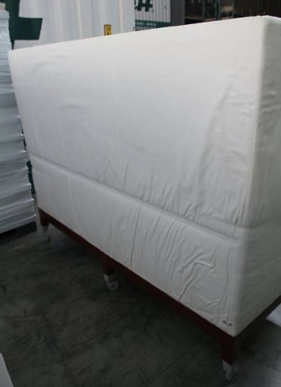 Divani: Sofa Neoz by Philippe Starck – Usato da Zürich venduto da lou_5bpd 2