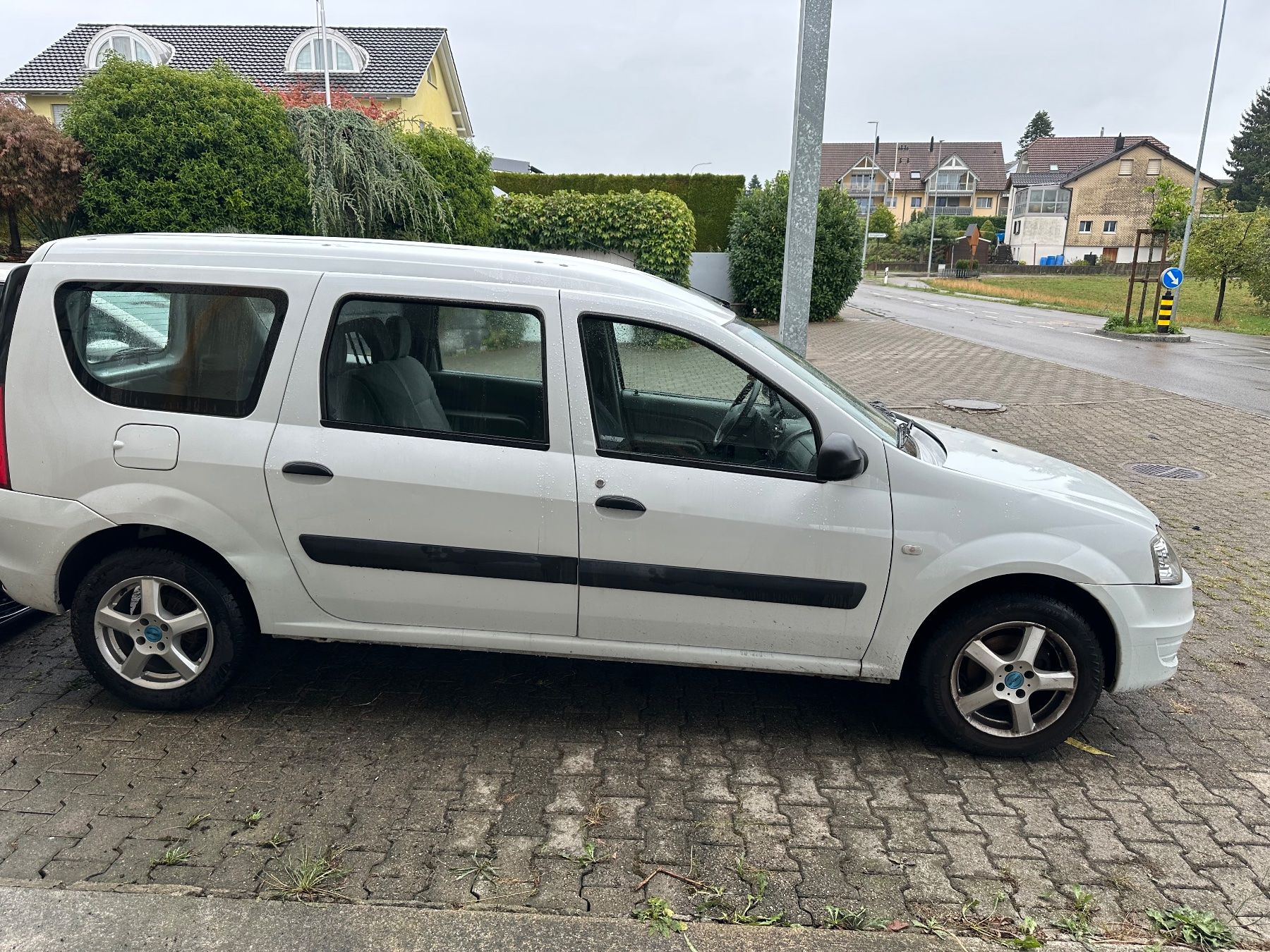 Dacia Autos: Dacia Logan 1.6 – Défectueux à Zuckenriet par DGZ2020 2