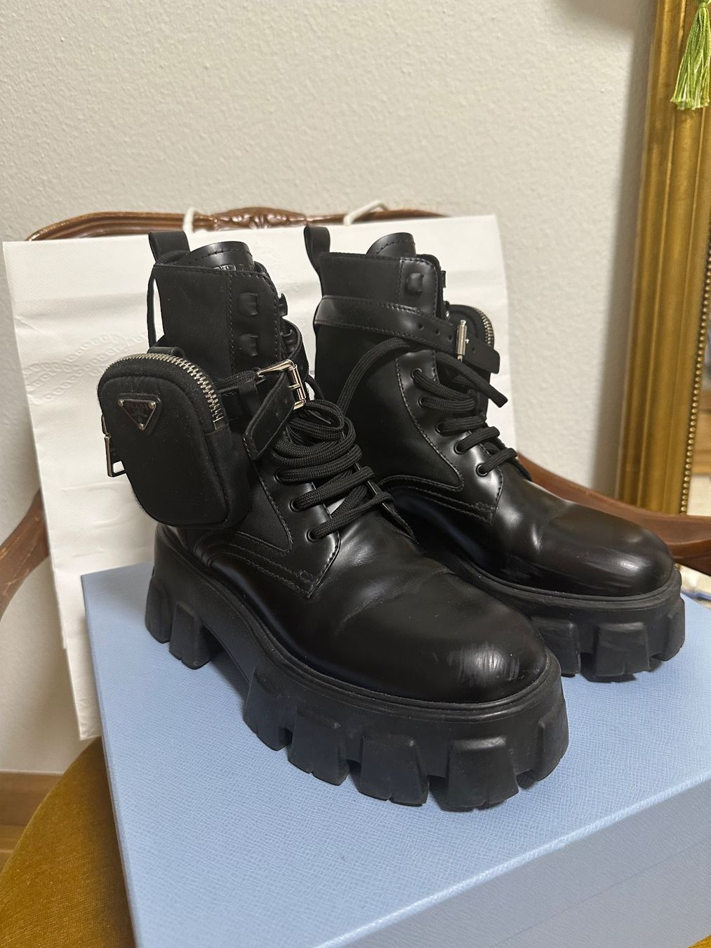 Prada Scarpe da donna: PRADA Monolith Leder Stiefel Gr 38 EUR – Usato da Basel venduto da iulia_haul 1