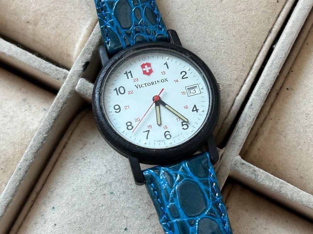 Montre Vintage Unisexe Ronde 34mm – Quartz, Pile Neuve, Cadran Blanc, Boîtier Doré/Argenté Mat