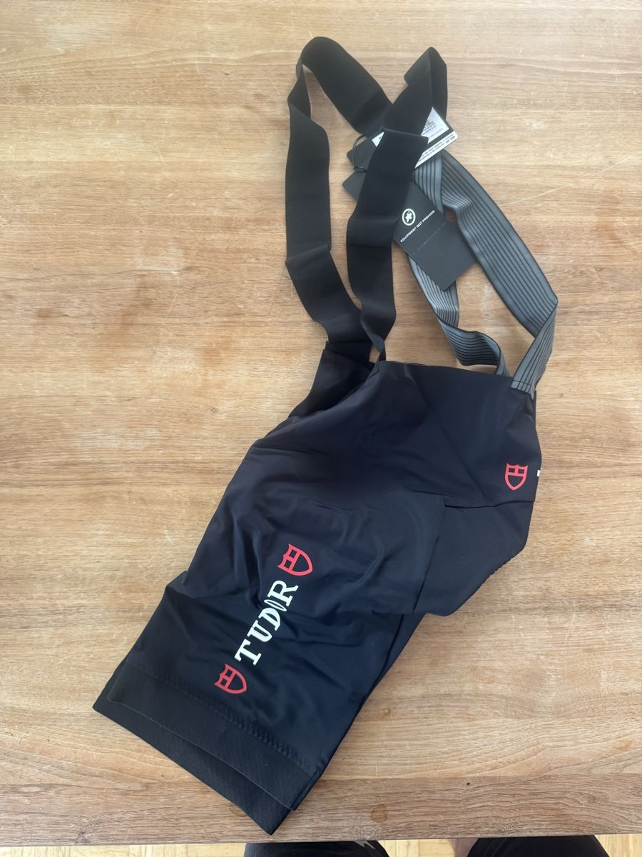 Hosen: Fahreadhose Assos XL – Neu und originalverpackt aus Sursee von sim_meier 1
