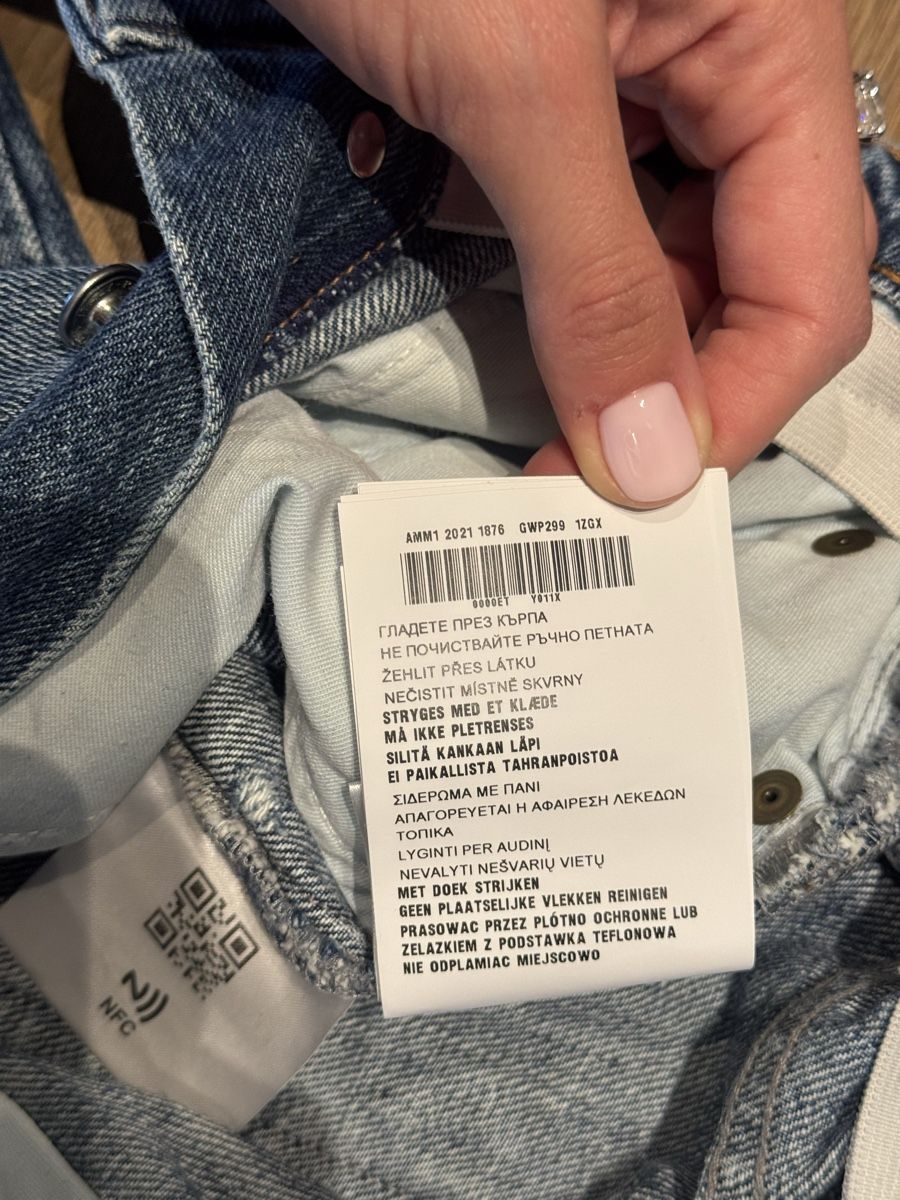 Miu Miu Jeans: MiuMiu Jeans – Nuovo (secondo la descrizione) da Herrliberg venduto da lari_h99 9