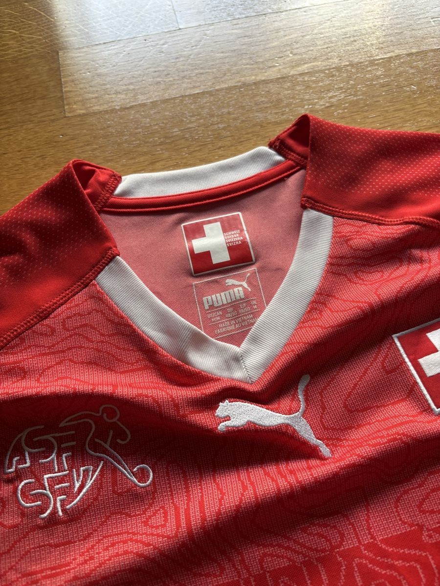 Puma Maillots de corps & Pantalons: Fussballtrikot Schweiz Freuler 8 – D'occasion à Winterthur par Domihofmann 2