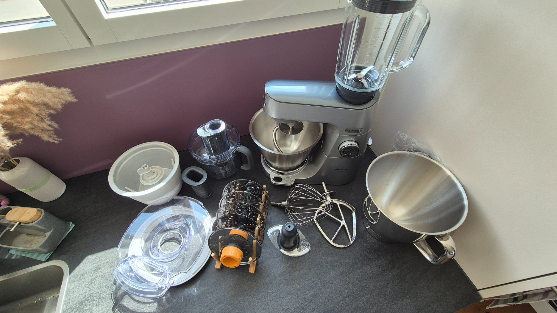 Kenwood Küchengeräte: Titanium Chef Baker XL Silber inkl. Eisbereiter & Reibe – Gebraucht aus Obfelden von rah_y6ml 2