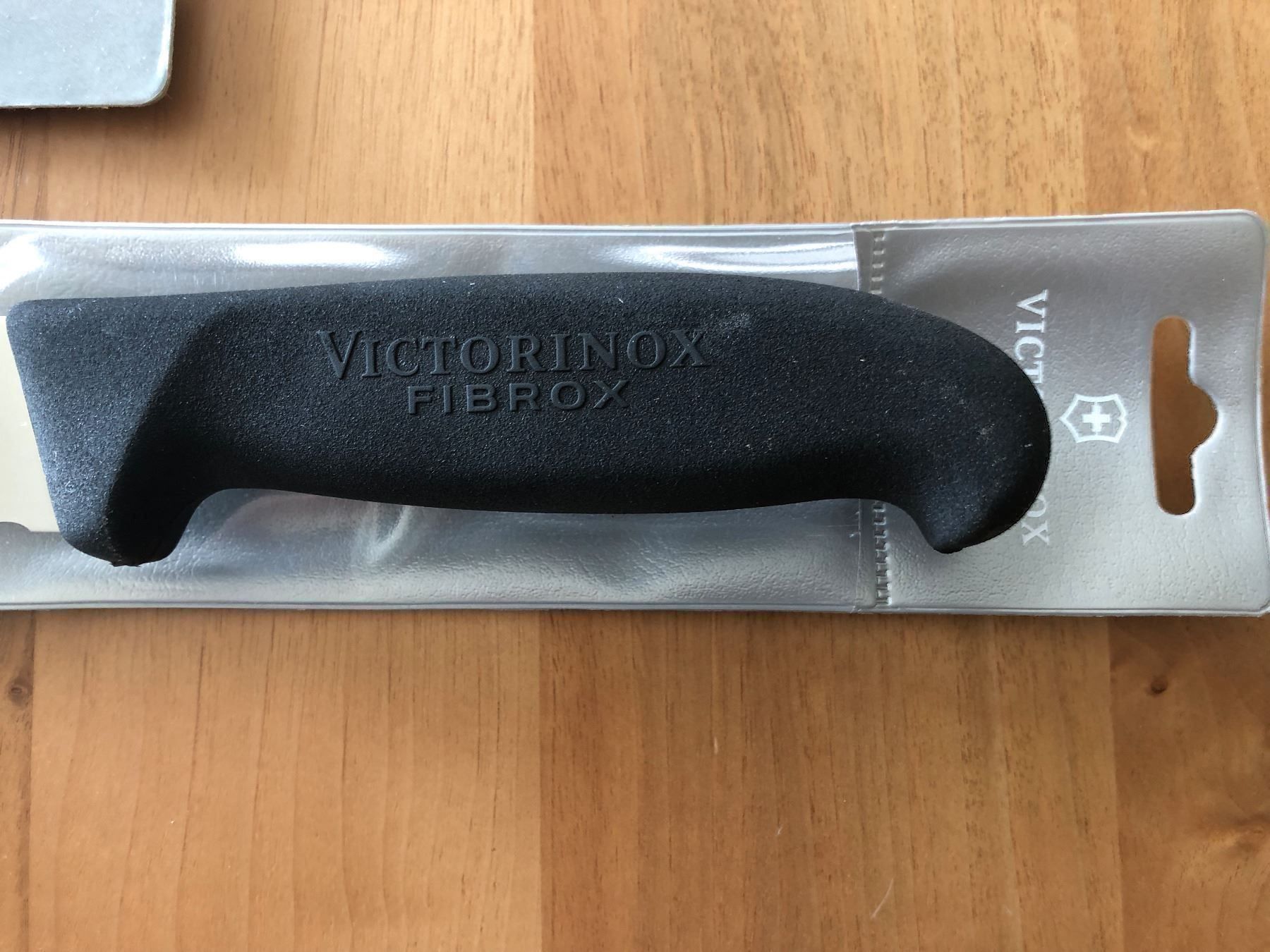Victorinox Coltelli da cucina: Victorinox Fibrox Messer – Nuovo e nell'imballaggio originale da Oberweningen venduto da Jelo 1