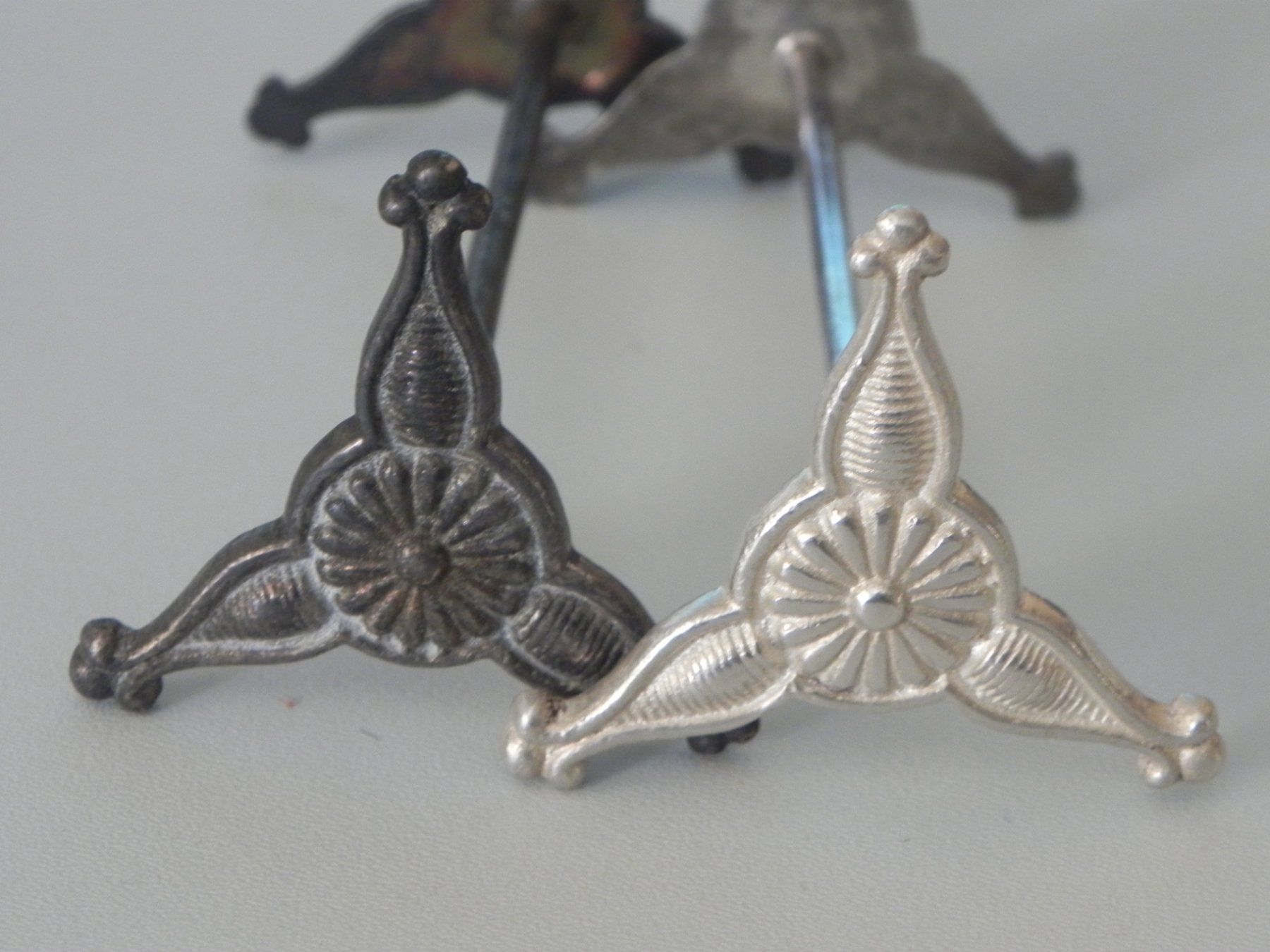 Set di posate: 12 alte Messerbänkchen versilbert - Jugendstil ? – Usato da Minusio venduto da Lory64 8