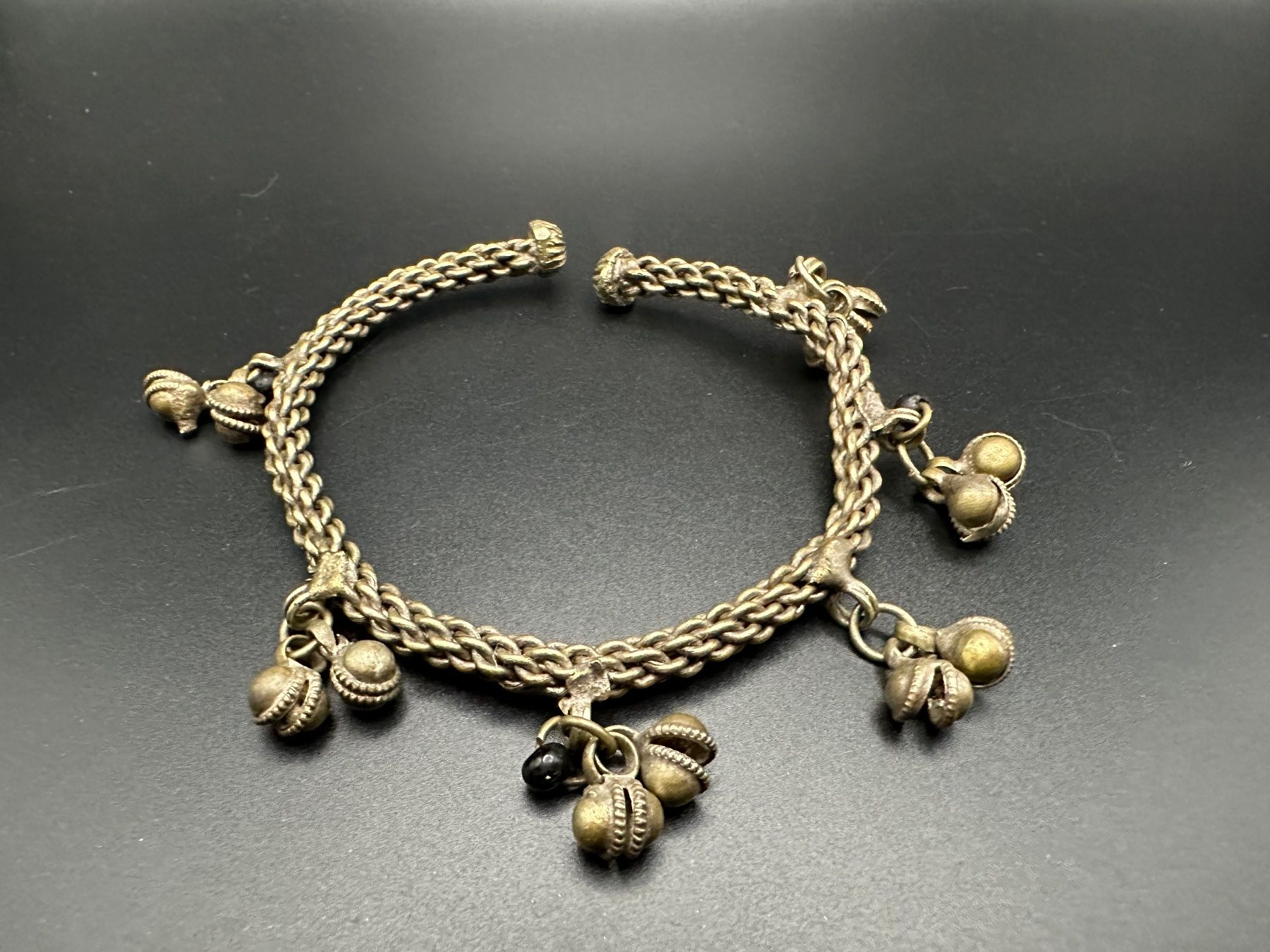 Bracciali & Braccialetti: Antikes Armband mit Anhängern, Messing – Usato da Lamone venduto da LaCantinaMagica 2