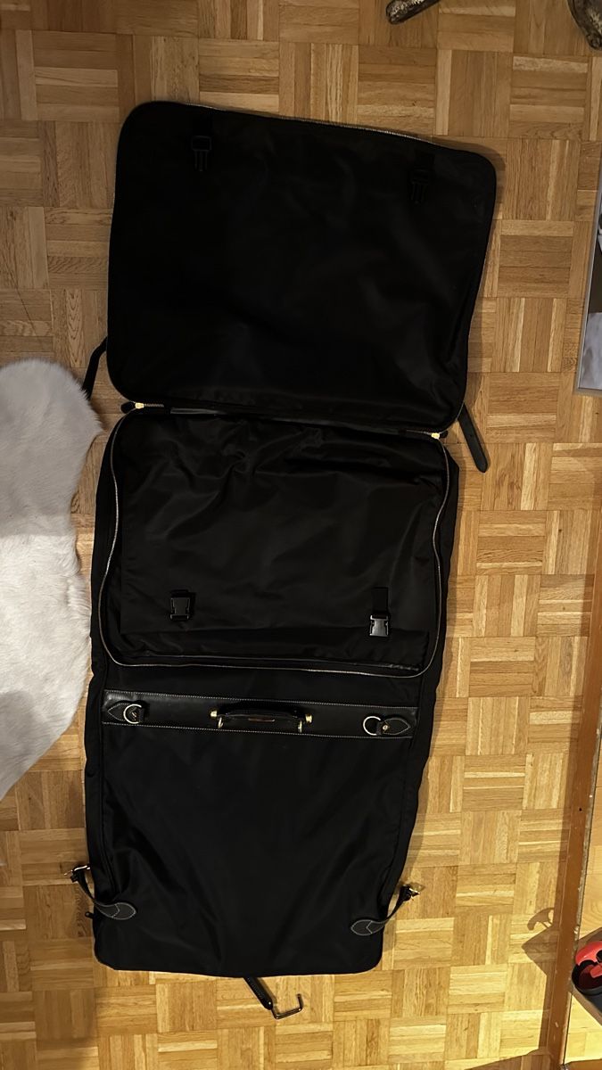 Porsche Borse: Porsche Kleiderschrank Tasche – Usato da Lachen SZ venduto da HelvetiaLuxury 6