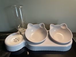 Katzennapf mit Wasserdispenser, Neuwertig!