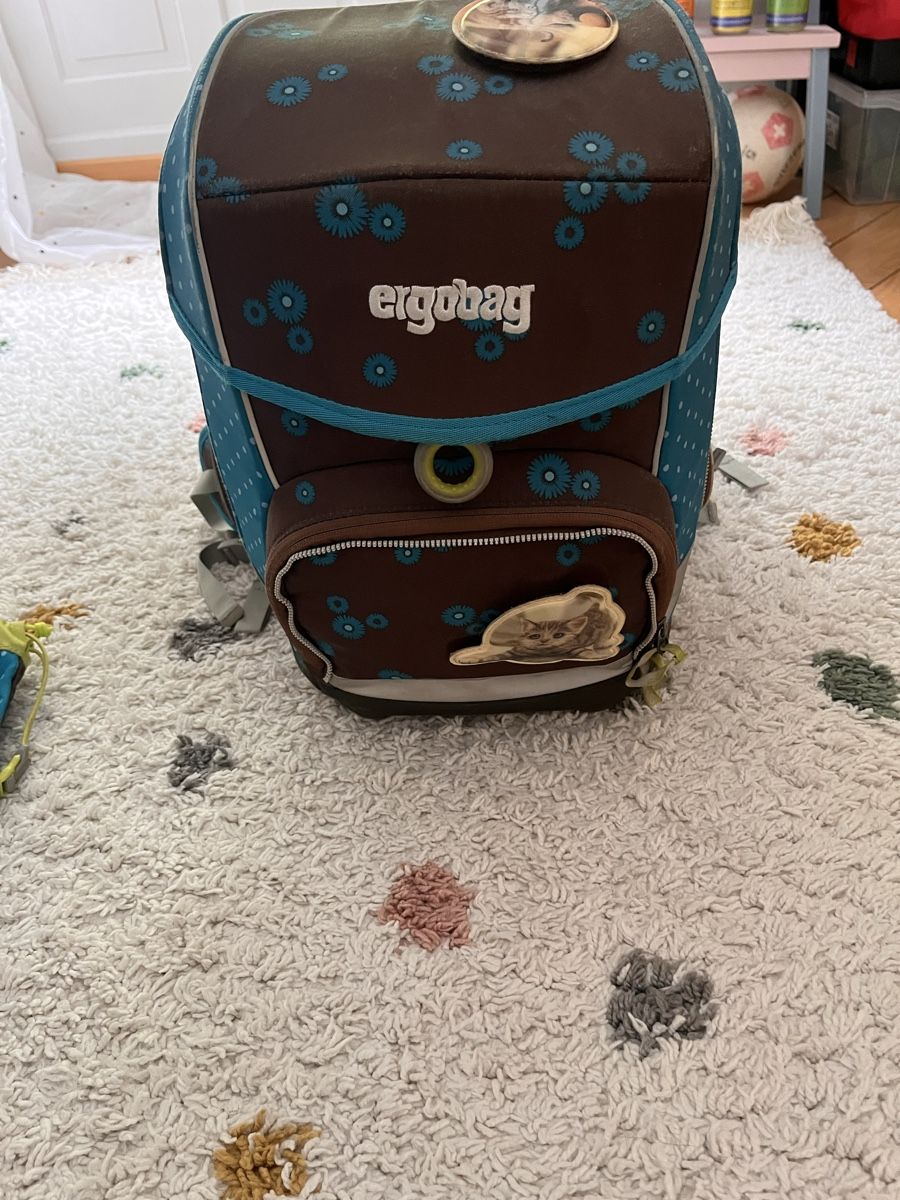 Sacs à dos: Ergobag Schulrucksack-Set inkl. Sporttasche & Regenschutz – D'occasion à St.Gallen par Pulo23 2