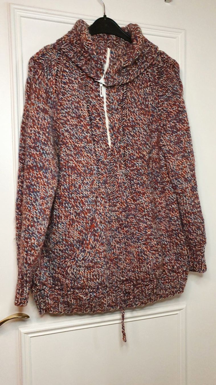 Maglioni & Felpe: Handgemachter Pullover Größe 40-L – Usato da Wald ZH venduto da Martin79