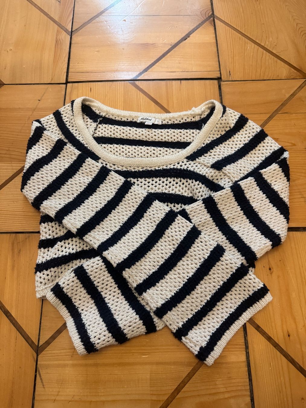 Top: Subdued Crochet Cropped Top – Usato da Zürich venduto da catemiranda