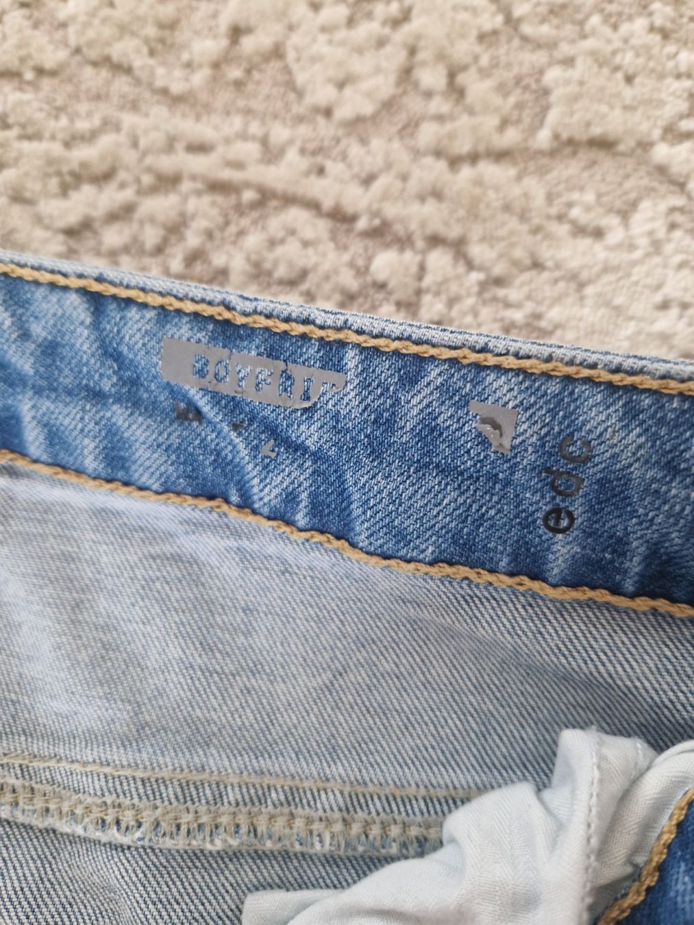 Esprit Jeans: Edc Jeans, hellblau, Destroyed-Look, Gr. 30 – Usato da Erlinsbach SO venduto da ULIKH 2
