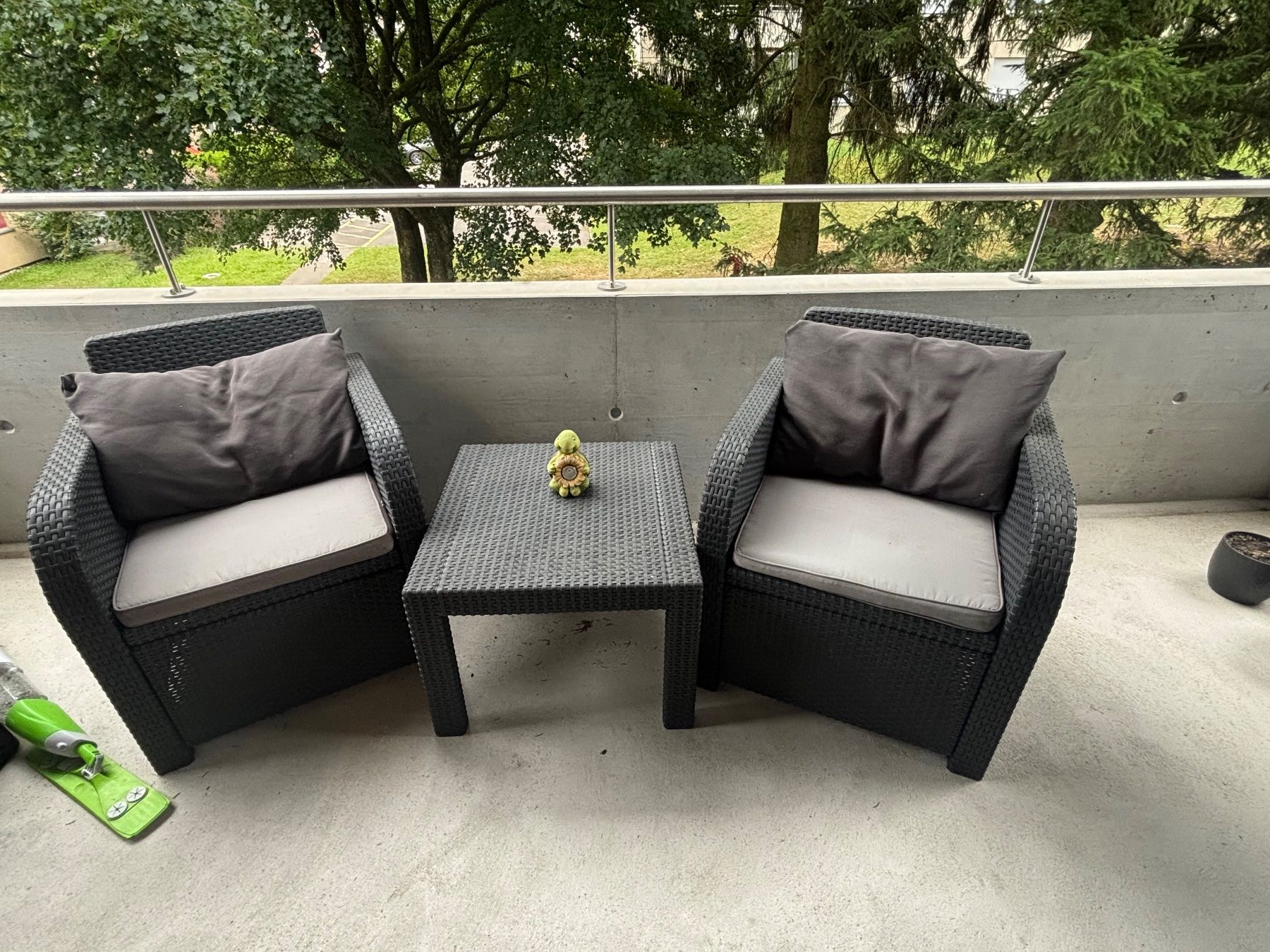 Set di tavolo e panche: Terrassenmöbelset in gutem Zustand – Usato da Gebenstorf venduto da Kerulina