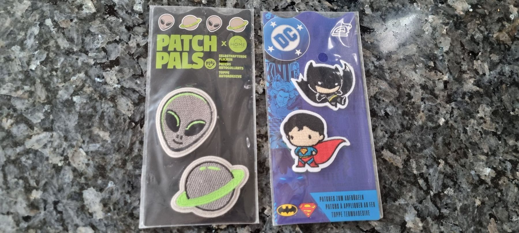 Toppe: Patch Pals und DC Applikationen 4er Set neu – Nuovo (secondo la descrizione) da egliswil venduto da Maggy6