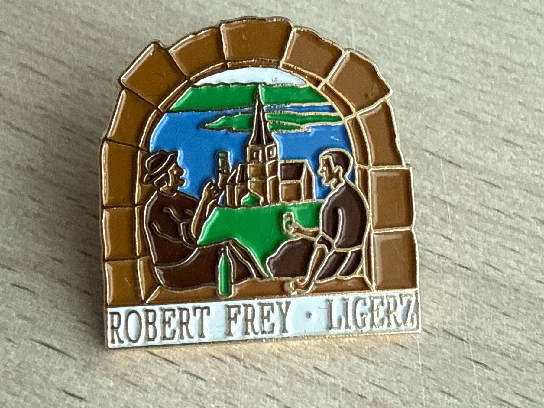 Plaquettes & Badges: Pin Robert Frey Ligerz – D'occasion à Glattbrugg par Schweigmatt