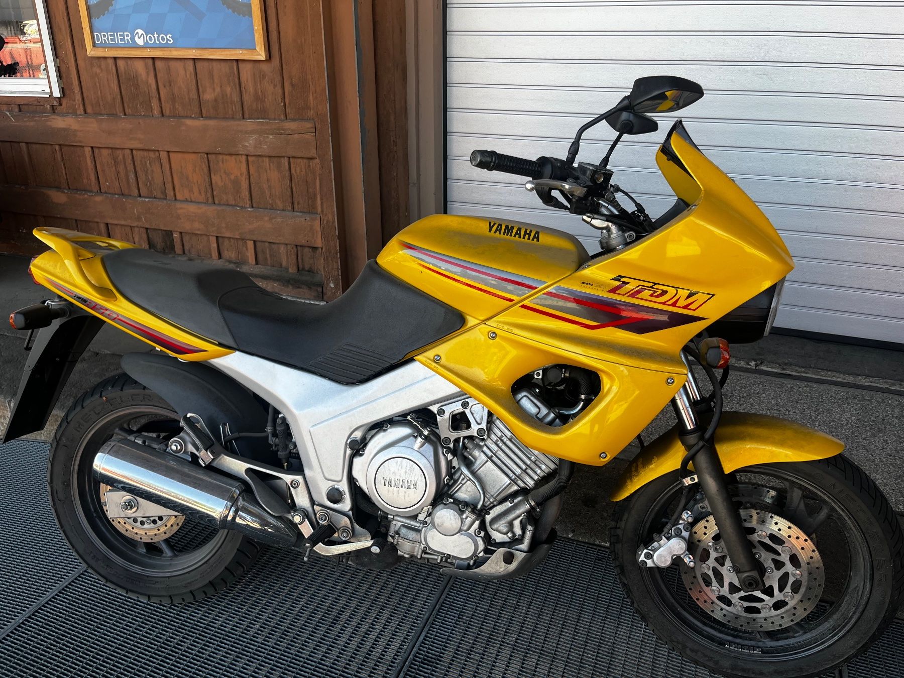 Yamaha Touring: Yamaha TDM 850 Motorrad Gelb – Defekt aus Laufen von Dreier_Motos_AG