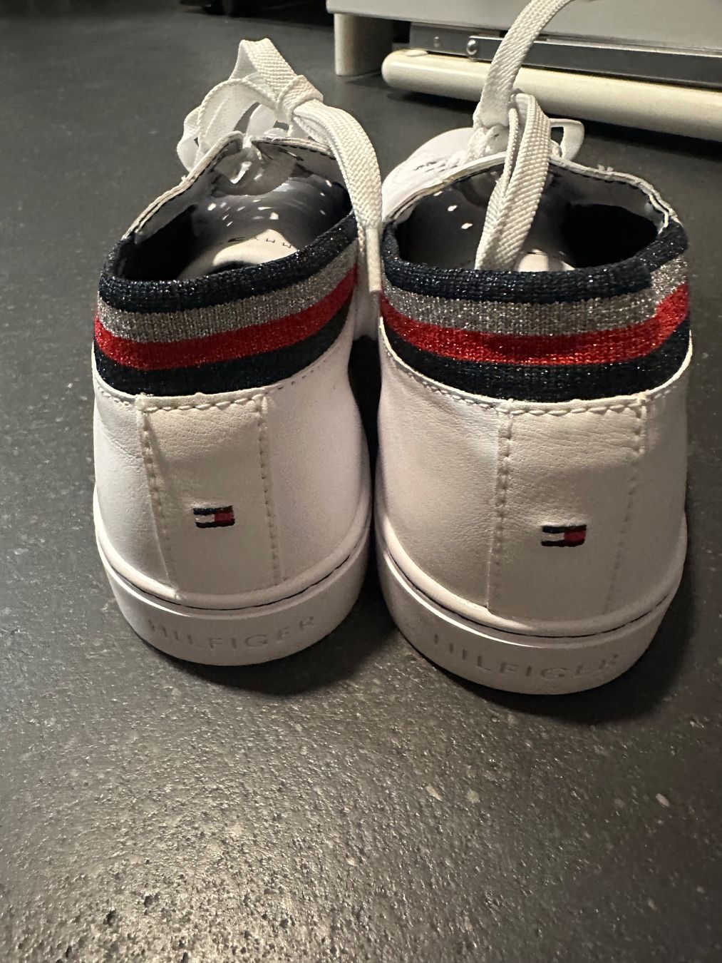 Tommy Hilfiger Herrenschuhe: Tommy Hilfiger Sneaker Gr. 42 – Neu (gemäss Beschreibung) aus Bolligen von Pixxie01 1