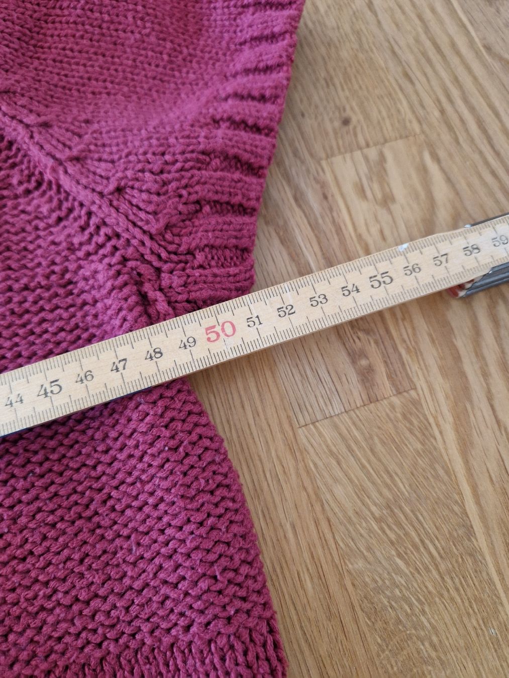 Maglioni & Felpe: Strickpullover Esmara kurzarm weinrot Grösse 44/46  – Usato da Kulmerau venduto da Doene7 3
