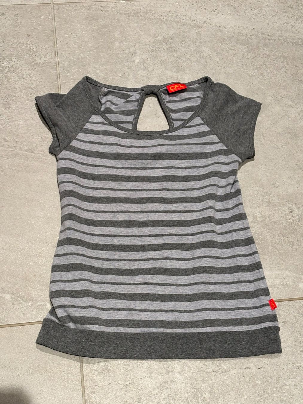 Camicette, T-shirt & Top: T-shirt 134 - 140 – Usato da Salvenach venduto da gwenwywar