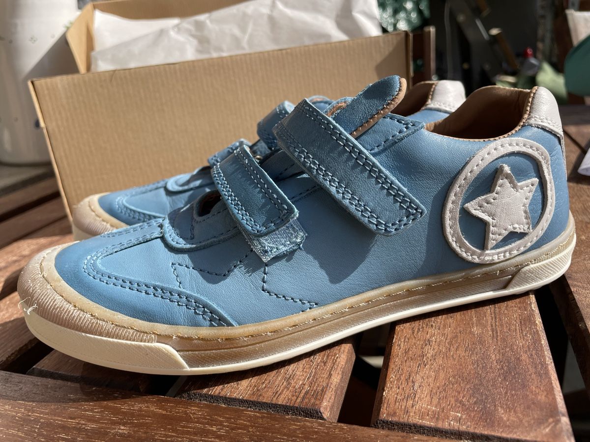 Bisgaard Scarpe per ragazzi: Bisgaard Halbschuhe Gr. 35 hellblau, neu & originalverpackt! – Nuovo e nell'imballaggio originale da Bern venduto da brup
