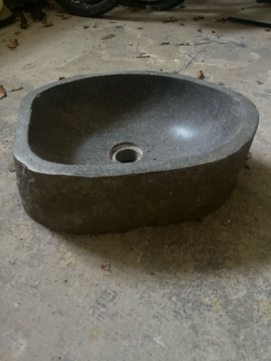 Pierres & tuiles: Granit Lavabo – D'occasion à Villnachern par socondlife