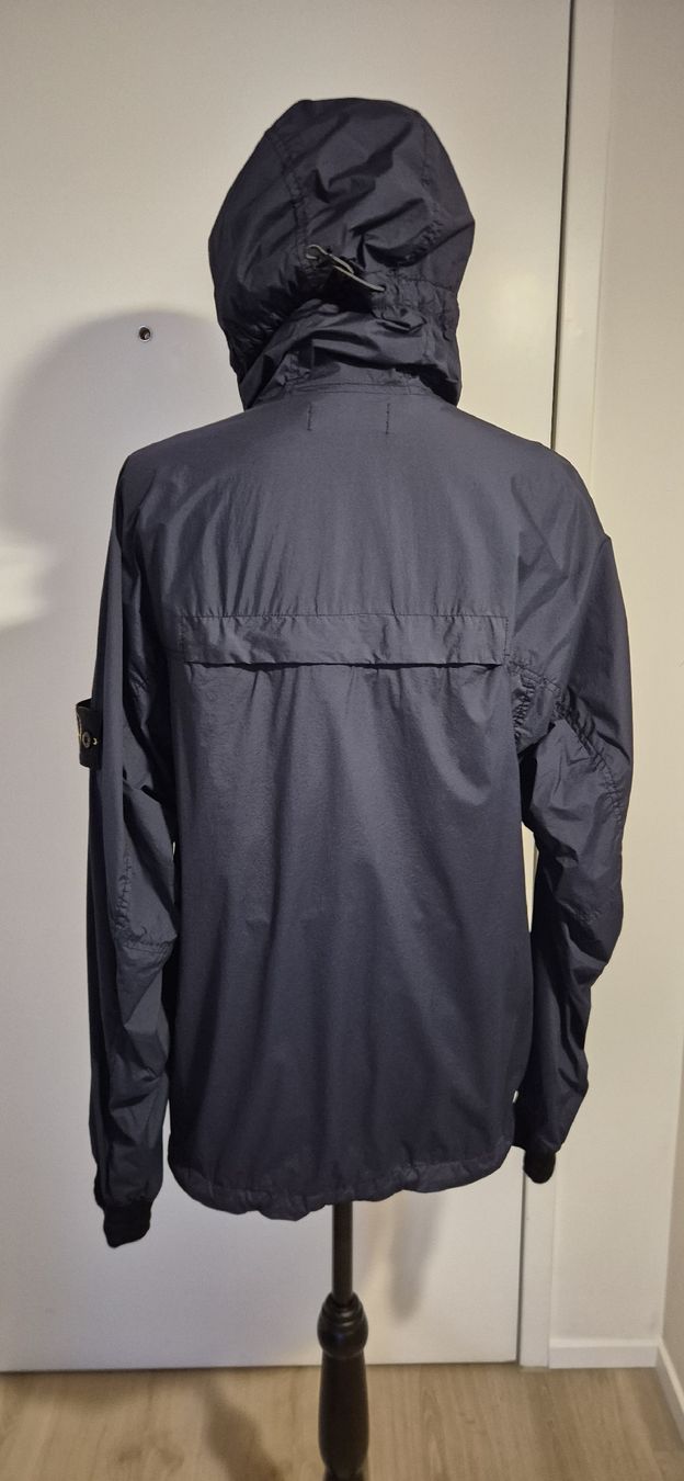 Stone Island Jacken: Stone Island Windjacke/Grösse M – Gebraucht aus Tägerwilen von mar_cf9w 2