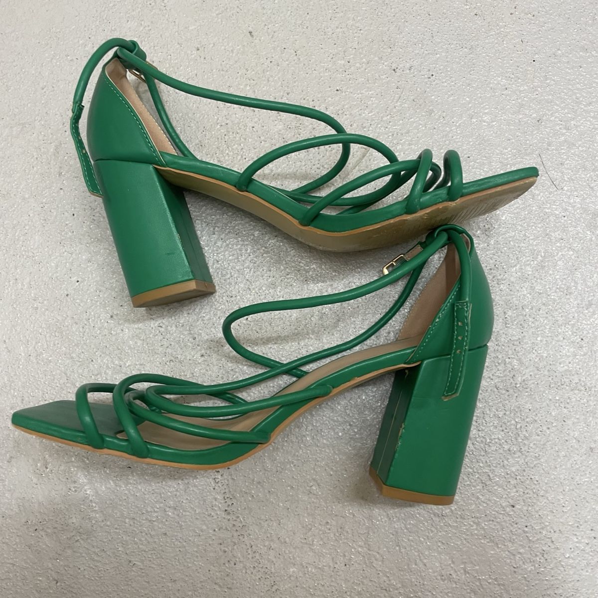 Scarpe da donna: Sandalen Gruen Groesse 39 – Usato da Utzenstorf venduto da beatrice.ch