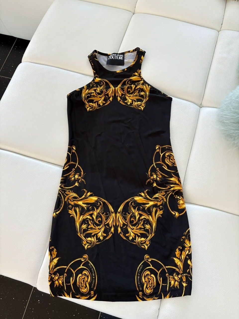 Versace Vestiti: Minikleid Versace Jeans – Usato da Jonschwil venduto da Dr.MeganHunt