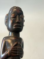 Afrikanische Zeremonialaxt mit Schnitzfigur 40 cm