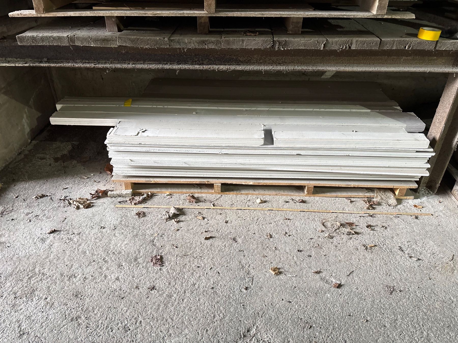 Piatti di portata: LAGERVERKAUF: Posten an Gipsplatten Reste in div. Gr. – Usato da Winterthur venduto da ReUse_Baumarkt 2