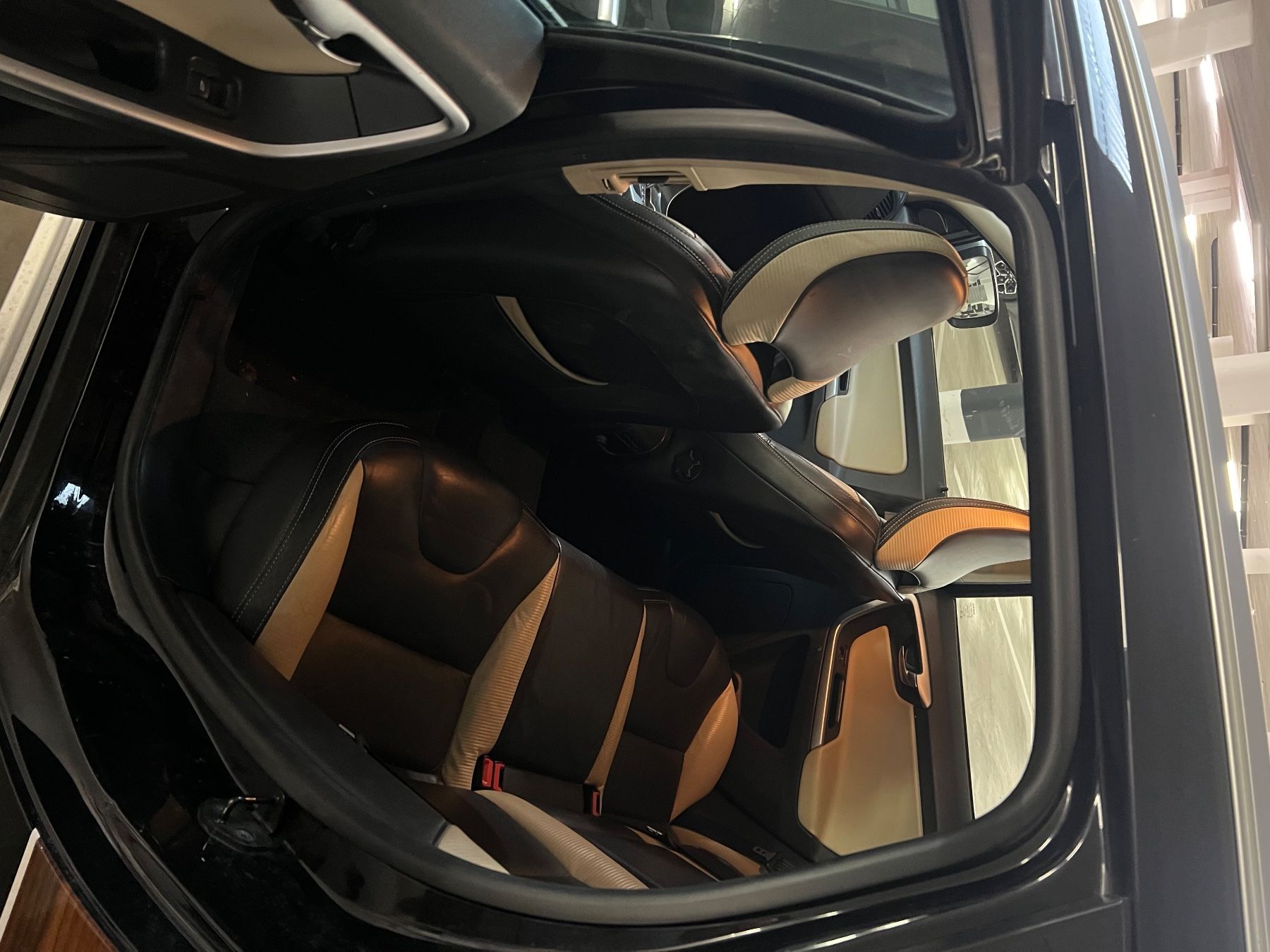 Volvo Autos: Volvo XC60 D5 AWD R-Design, mit MFK – D'occasion à Eschenz par steyr-92 7