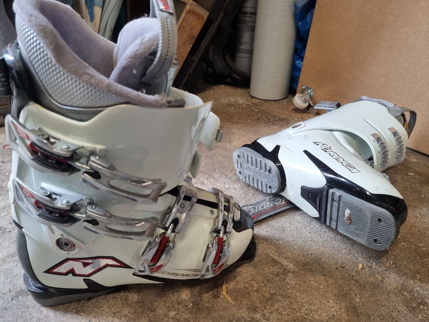 Nordica Scarpe da donna: Ski-Schuhe Nordica, Grösse 39 – Usato da Aarburg venduto da 11866 1