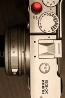 Fujifilm X-E5 silber wie neu, viel Zubehör, in 128 GB SD