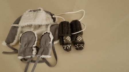 1 Bonnet et 2 gants enfant