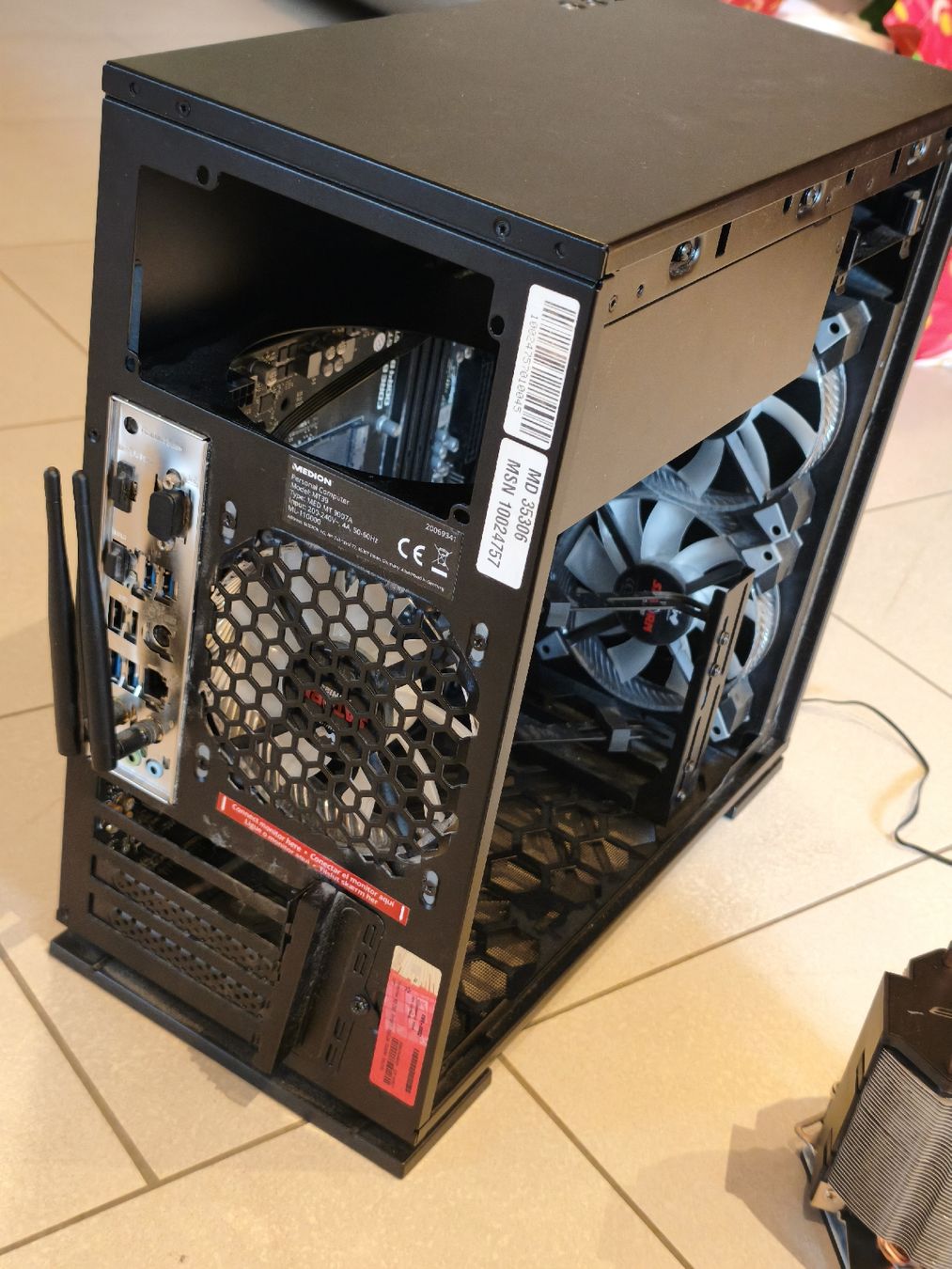 Medion Gehäuse: Medion Erazer Engineer X25 BAREBONE – Gebraucht aus Dielsdorf von LukeyDukey 3