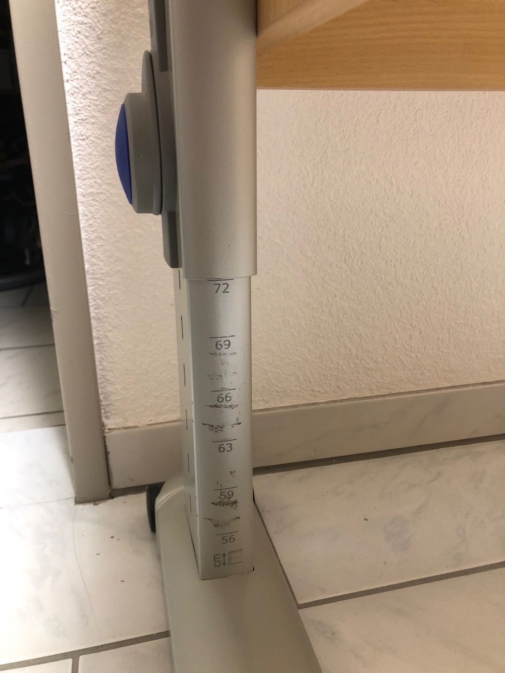 Schreibtische: Moll Kinder Schreibtisch Modell Runner – Gebraucht aus St. Pelagiberg von  9