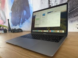 Apple MacBook Air 2019 94.4% akku, top zustand