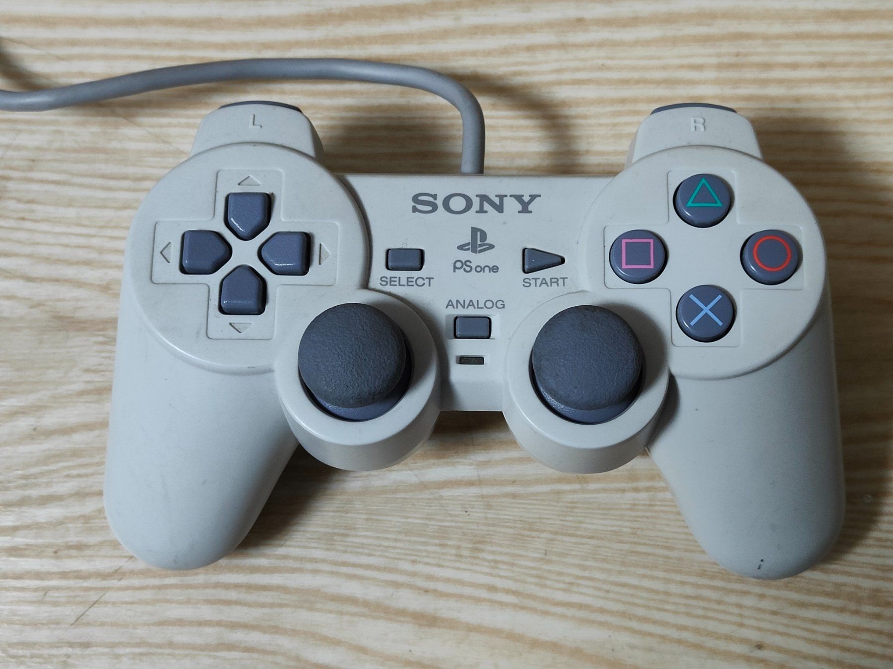 Sony Konsolen: Console Play Station One, en boîte – Gebraucht aus Châtelaine von Chompis 3