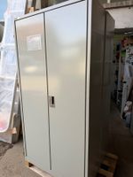 schöner Lista Metallschrank mit 4 Stk Schwerlast Tablare