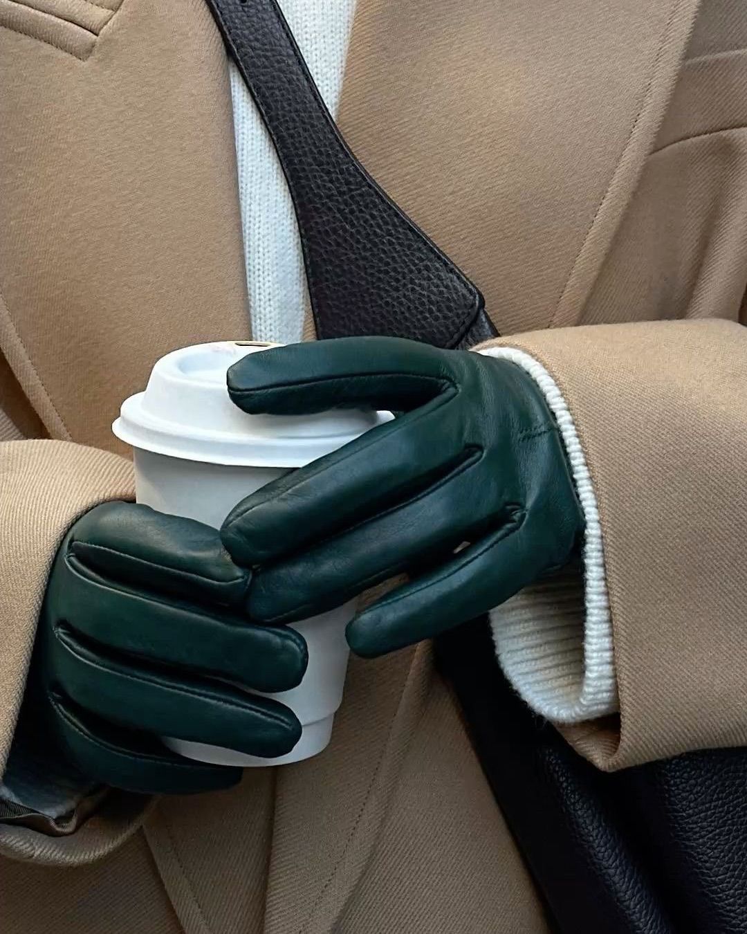 Handschuhe & Handstulpen: gants noir  taille M marque massimo dutti – Gebraucht aus geneve von chriztel 8