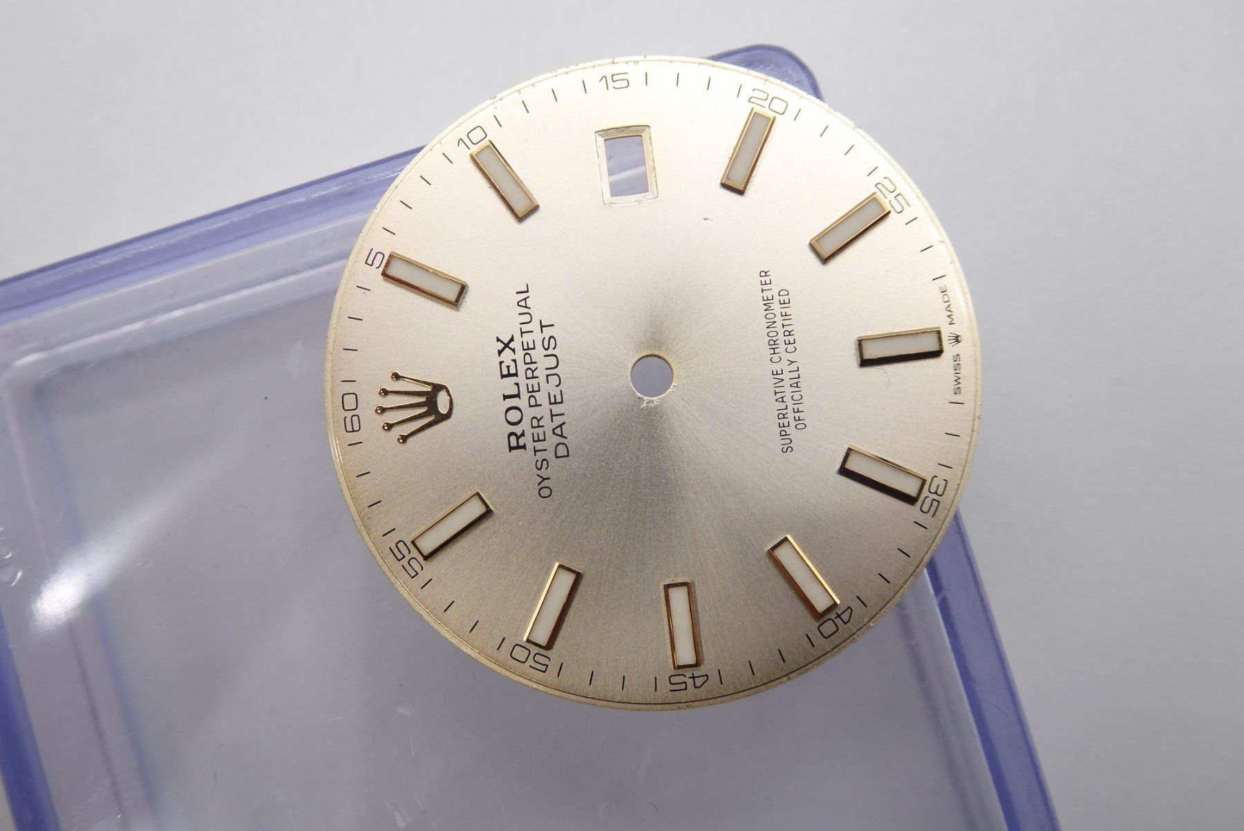Rolex Orologi: Rolex Datejust 41mm sundust stick dial 126331 – Nuovo (secondo la descrizione) da Geneve venduto da adr_xk6n 5